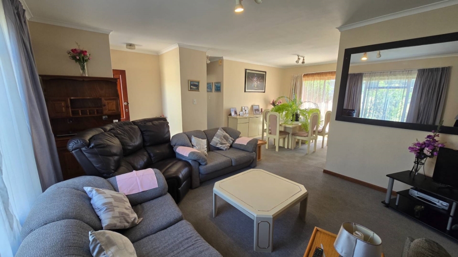 4 Bedroom Property for Sale in Wellway Park Western Cape